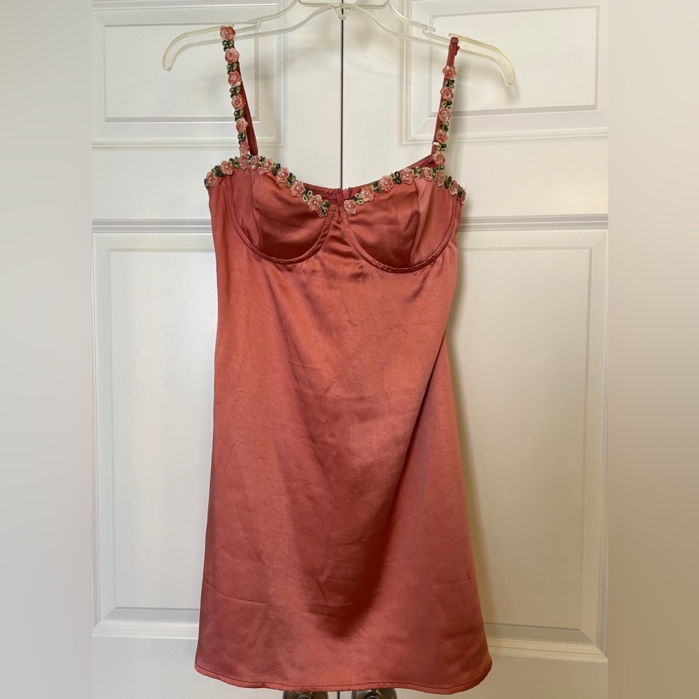 Princess Polly Coral Satin Chemise with Floral Trim, size 6… Beautiful dress!